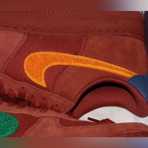 Nike Air Force 1 Low 'La Familia’ Red SP DV5153-600 Mens Size 11 Women’s 12.5 - Picture 13 of 16